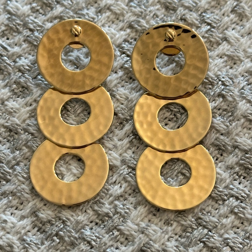 Henri Bendel Hammered Disc Linear Earrings NWOT